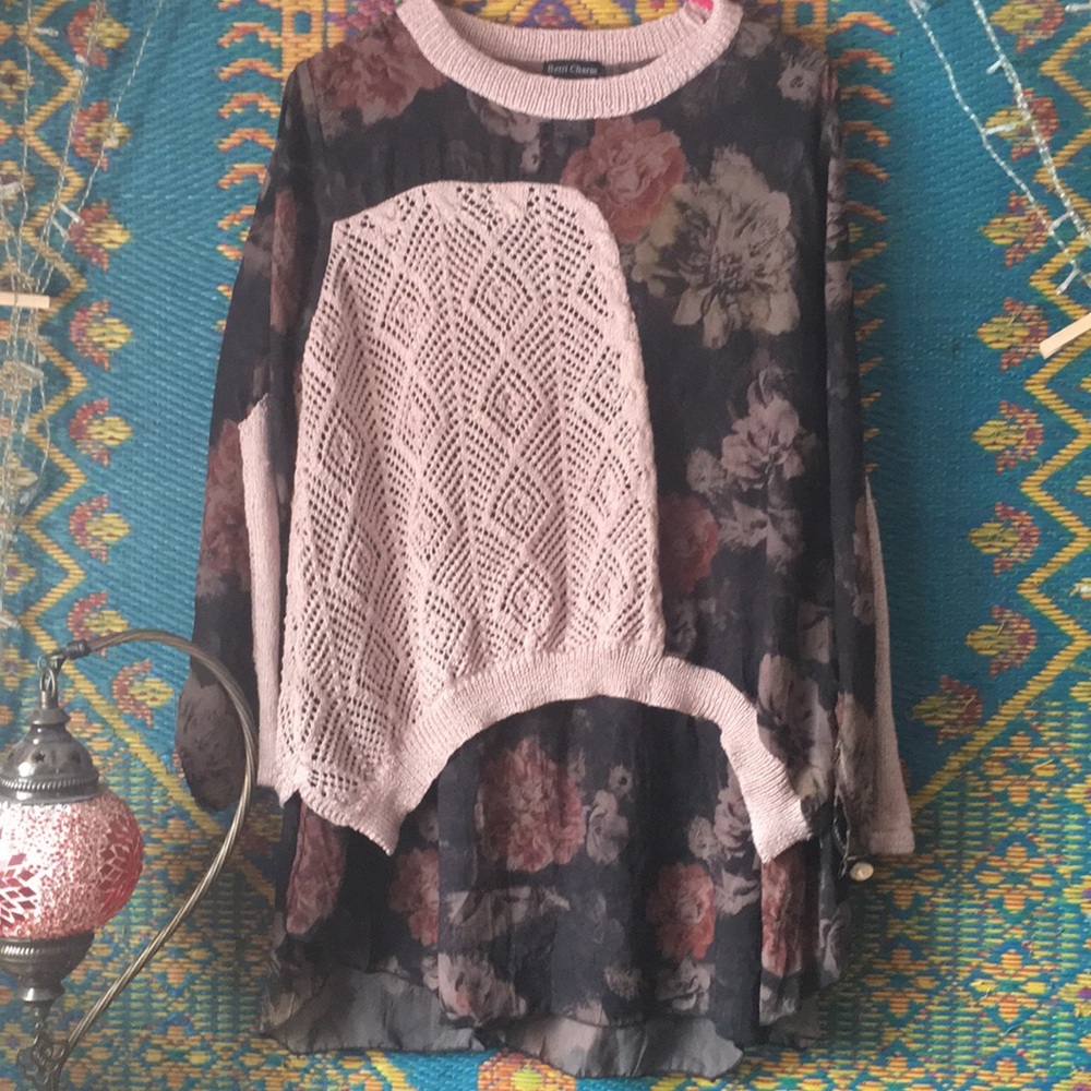 Unique long sleeved double layered blouse